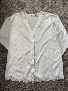 Vintage Victoria's Secret Blouse Ivory Lace Detail Covered Buttons V-Neck Small